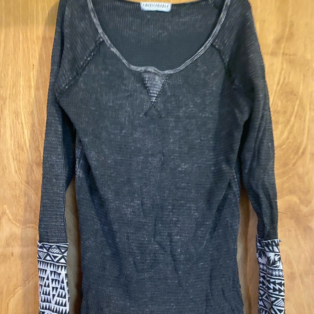 AMERKANABLE Long sleeve tee